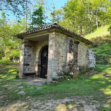Caballucos Del Diablu Holiday home Barcena Mayor